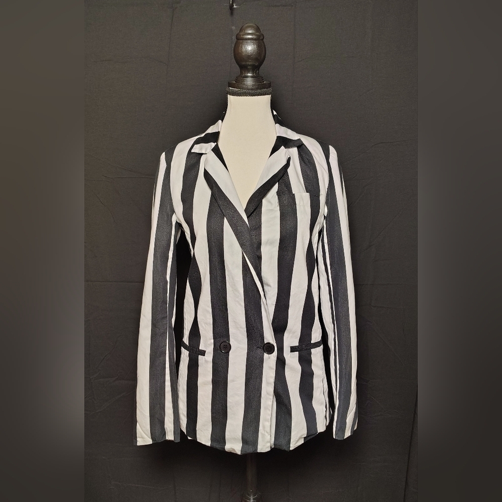 Zapa Woman Black and White Striped Blazer Small